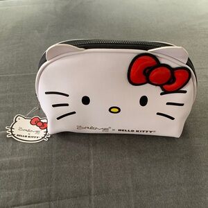 Hello KittyThe Creme Shop White Cosmetic Pouch